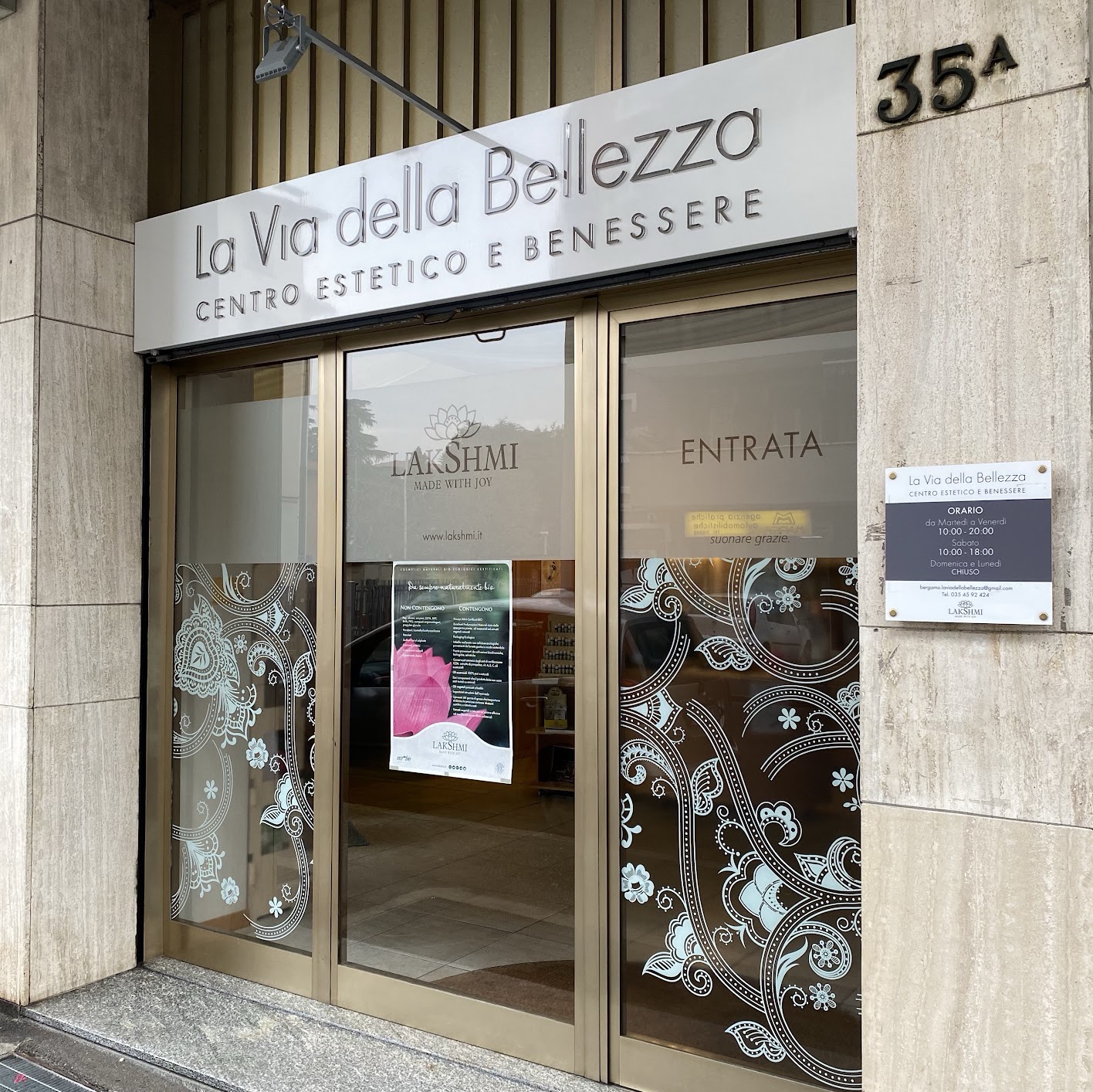 La Via della Bellezza — facciata esterna